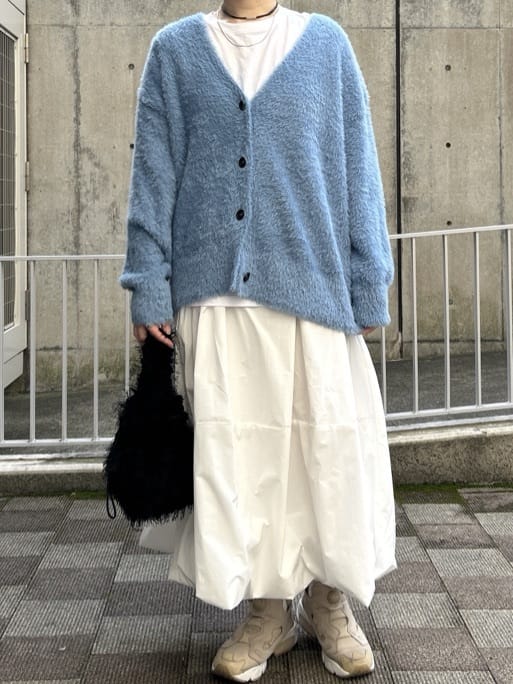 ga_riさんの「THE SHOP TK｜【ふわふわあったか】フェザーカーディガン」を使ったコーディネート