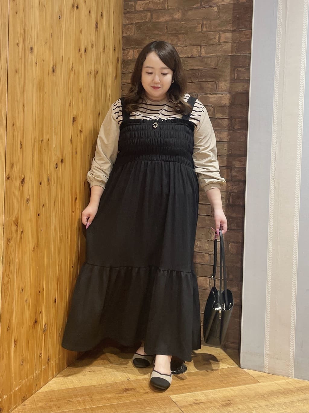 Risaさんの「SHOO･LA･RUE｜【S-LL】インせず決まる 背中タック入り パフ袖トップス」を使ったコーディネート