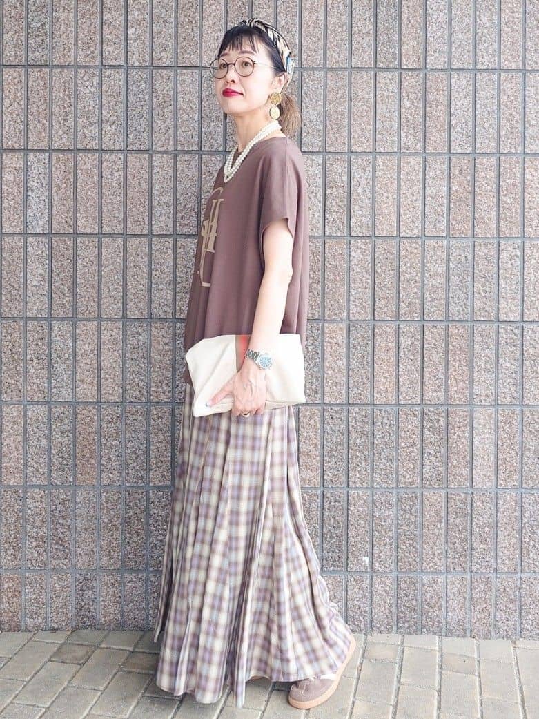 MUTSUKOさんの「UNTITLED｜【CHIGNON】別注 ミニ裏毛フレンチスリーブプルオーバー」を使ったコーディネート