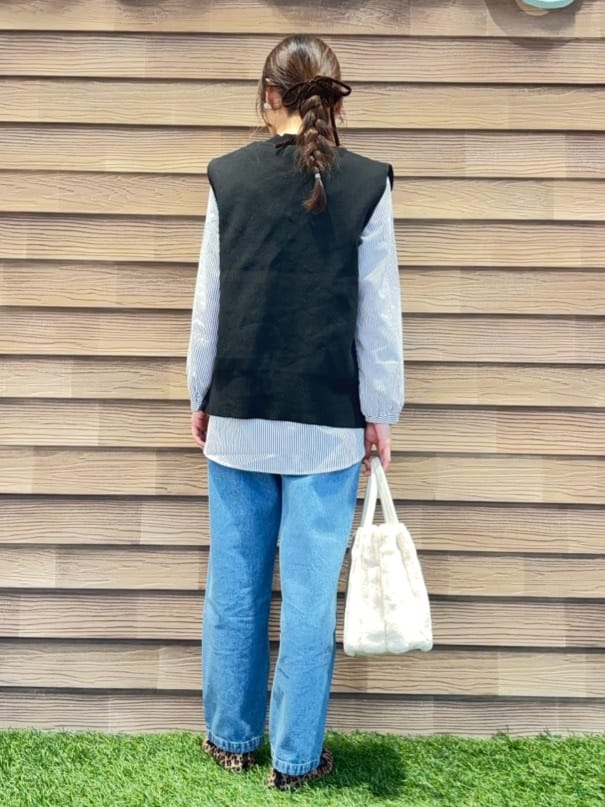 himiさんの「SHOO･LA･RUE｜【S-LL】程よくゆったりな 柔らかデニムテーパードパンツ」を使ったコーディネート
