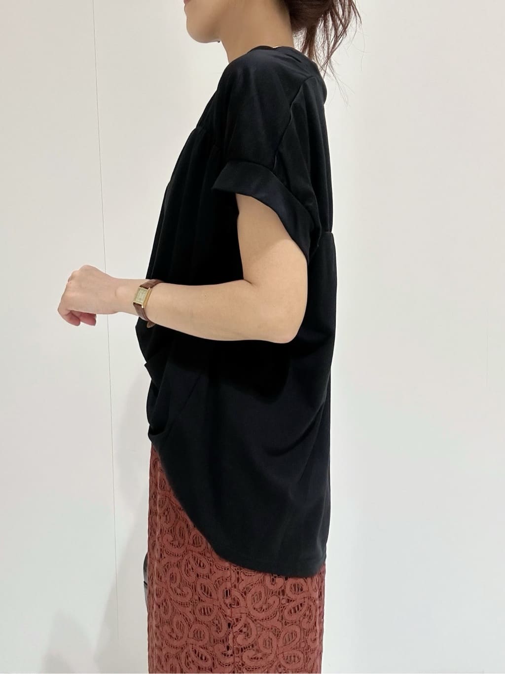 makiさんの「OPAQUE.CLIP｜スキッパーフレアカットソー【接触冷感／洗濯機洗い可】」を使ったコーディネート