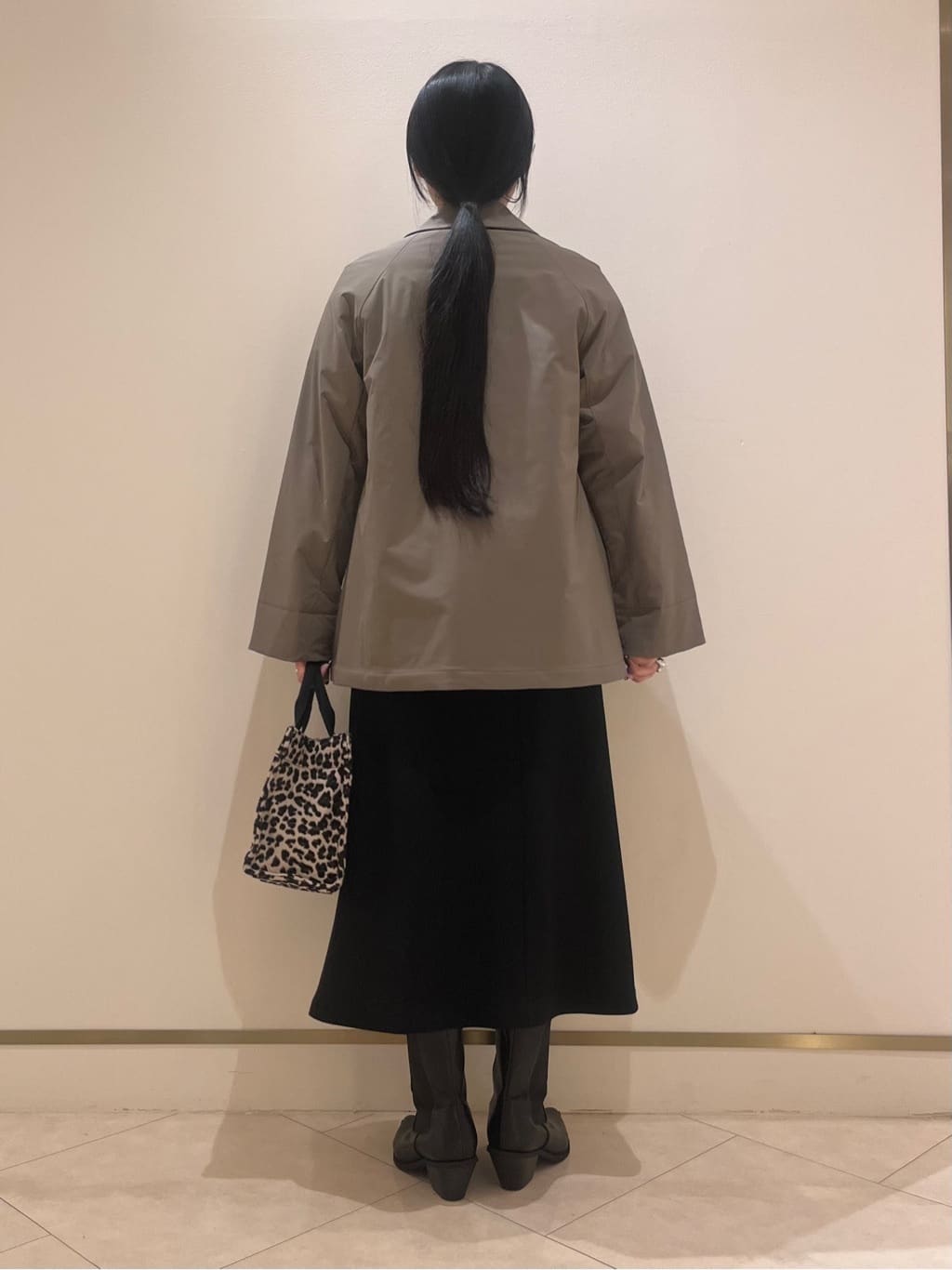 hasuさんの「INDIVI｜【超軽量／蓄熱】ライトパフステンカラーコート」を使ったコーディネート