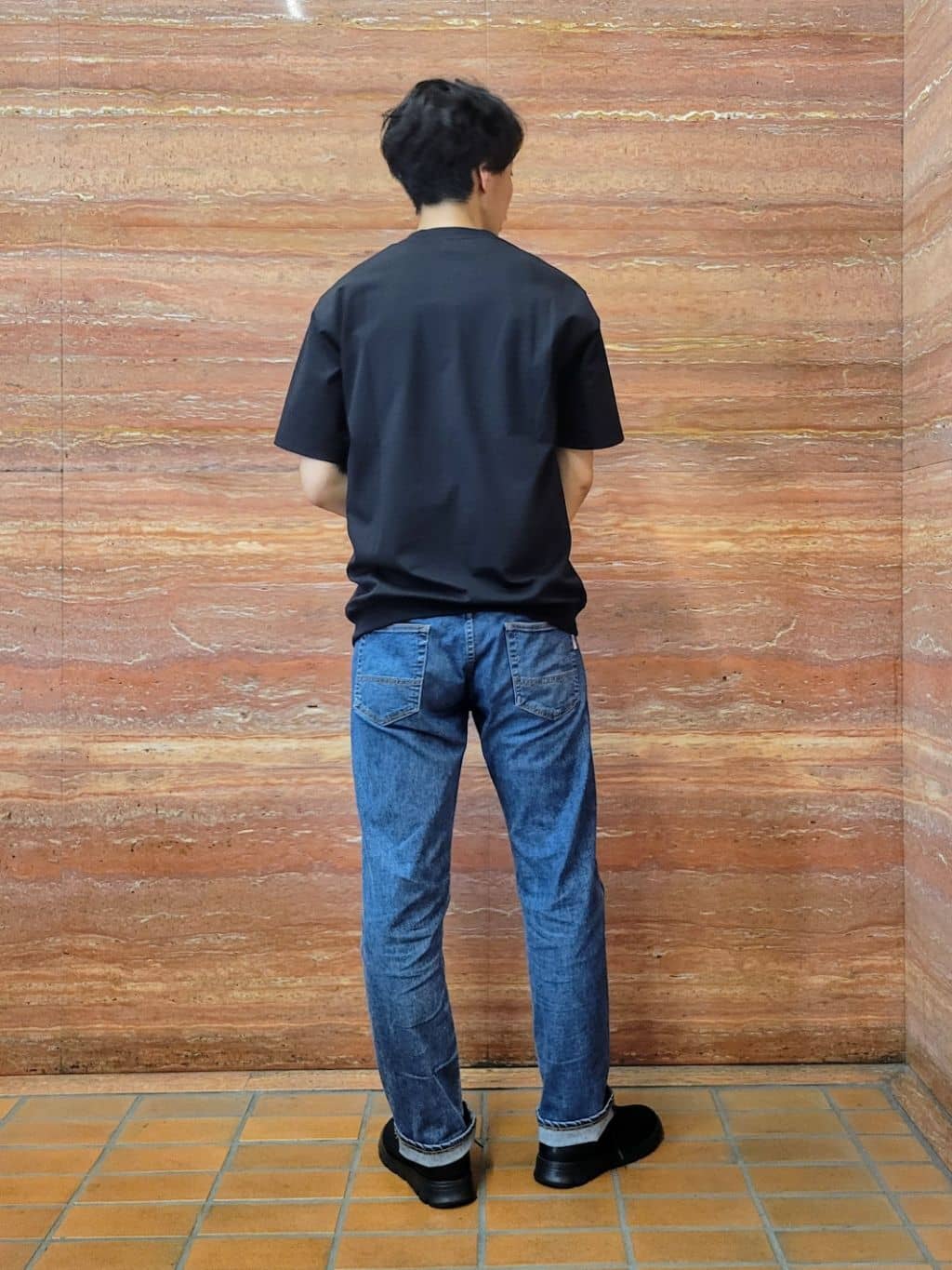 piroyaさんの「TAKEO KIKUCHI｜【抗菌防臭／5サイズ展開】ハイゲージポンチ Tシャツ」を使ったコーディネート