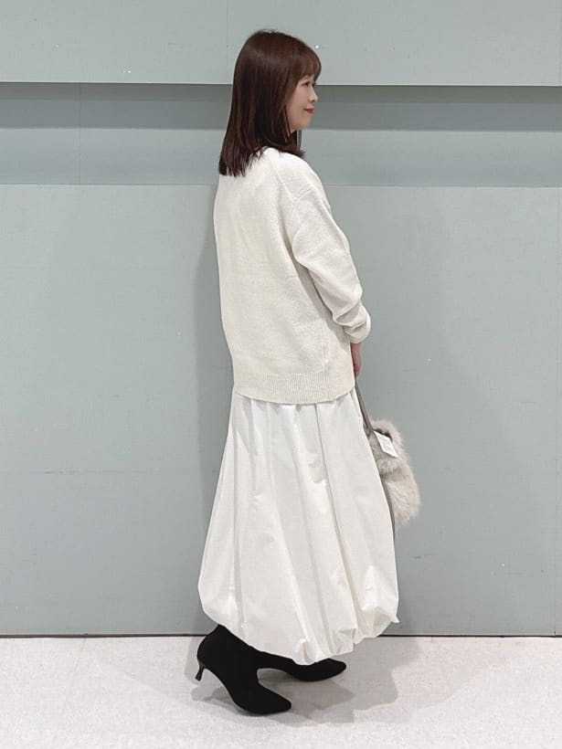 makiさんの「UNTITLED｜【トレンド/柔らかな素材感】ビスチェセットカーディガン」を使ったコーディネート