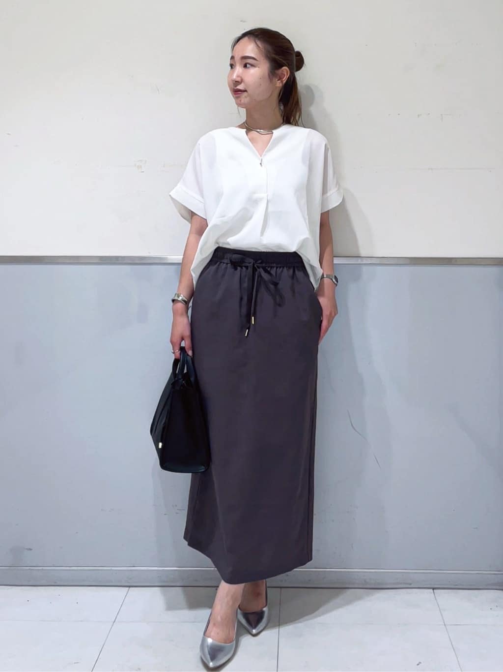 ミーさんの「index｜《7色展開／SS-LLサイズ》ストレッチスキッパーブラウス／セットアップ対応【洗濯機洗い可／防シワ】」を使ったコーディネート