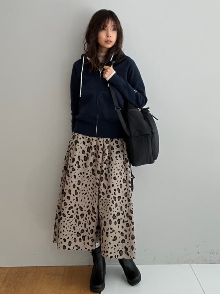 misaさんの「DRESSTERIOR｜◆【DRESSTERIOR定番】【WEB限定サイズあり】吊裏毛 パーカー」を使ったコーディネート