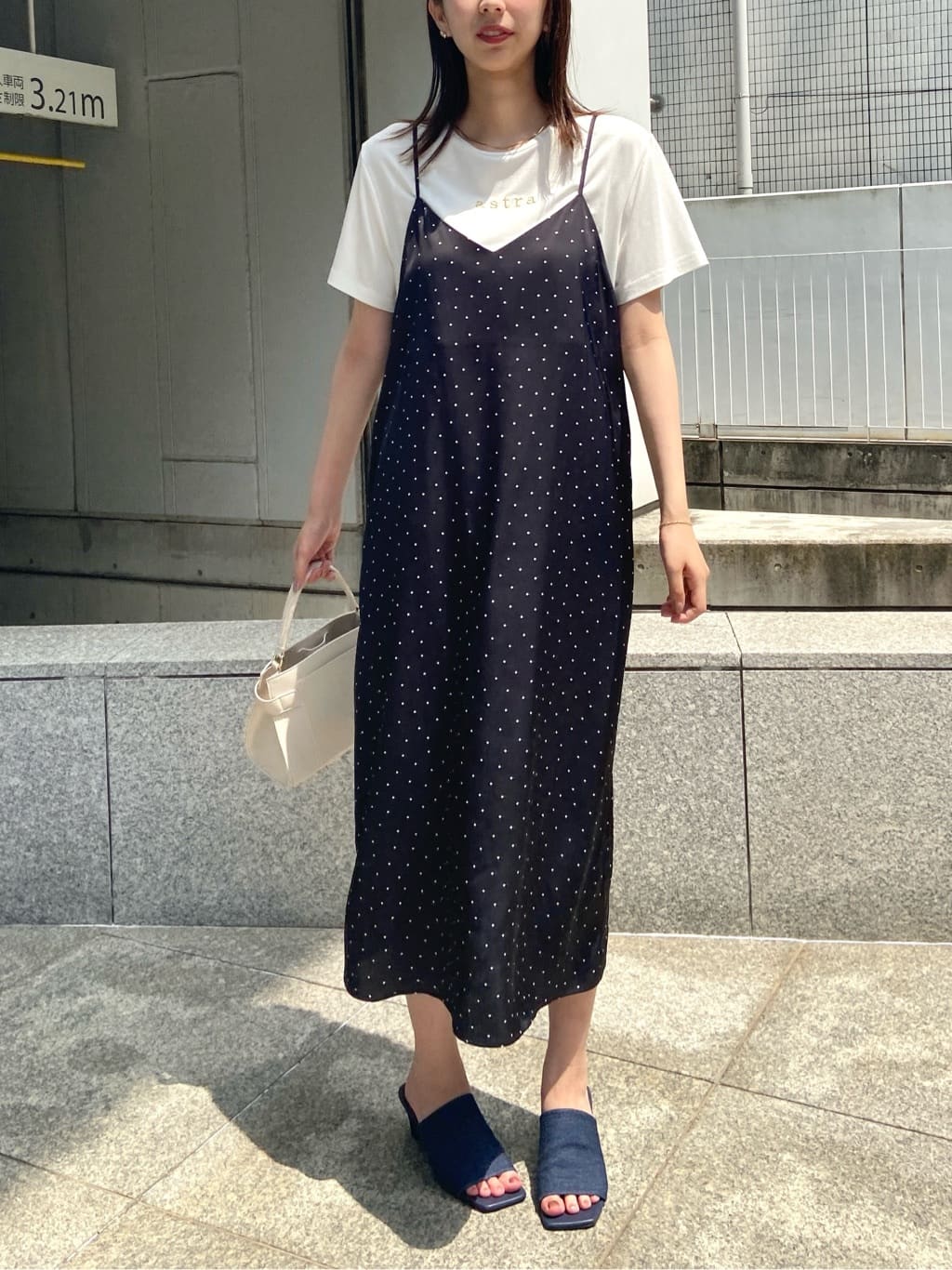 めぐさんの「OPAQUE.CLIP｜メタリック刺繍ロゴTシャツ【接触冷感／洗濯機洗い可】」を使ったコーディネート