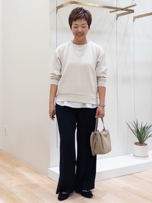 シュウコさんの「grove｜今の季節にちょうどいい　オンブレーチェックシャツ」を使ったコーディネート