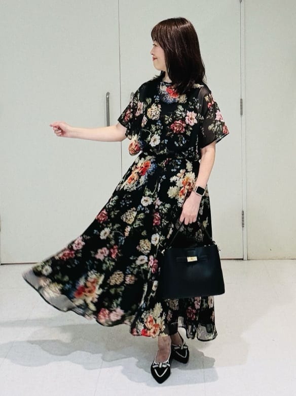 makiさんの「UNTITLED｜シャイニービーズネックレス」を使ったコーディネート