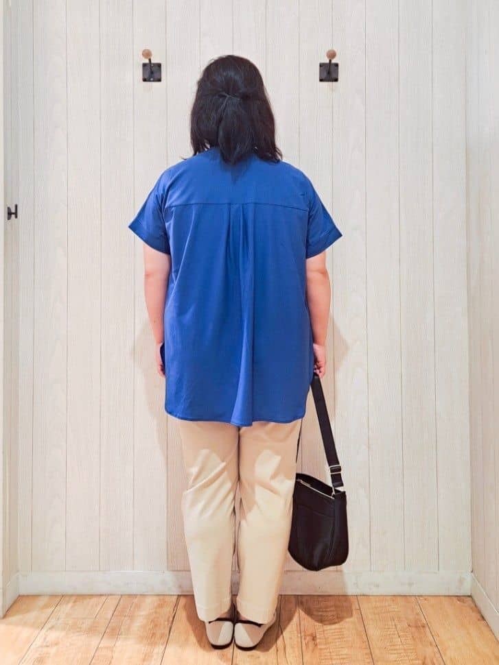 kotomiさんの「SHOO･LA･RUE｜【S-LL】さらりとしたタッチが上品見え ワンボタンデザイン トップス」を使ったコーディネート