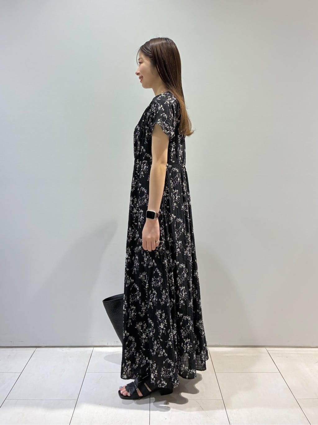 KAOさんの「INDIVI｜【60cm四方】スクエアスカーフ」を使ったコーディネート