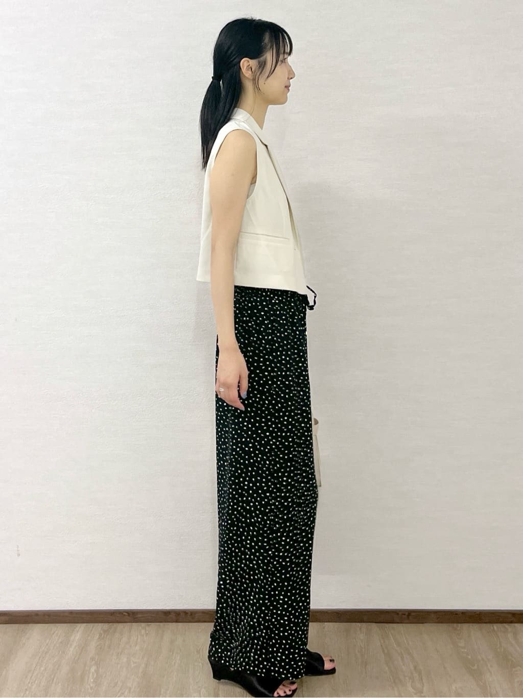 sachikoさんの「OPAQUE.CLIP｜ショートテーラードジレ【接触冷感／洗濯機洗い可】」を使ったコーディネート