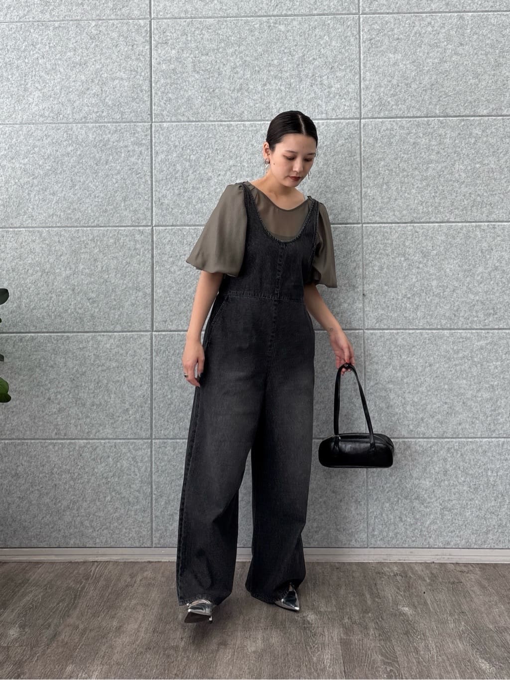 ayanoさんの「INDIVI｜ボリュームスリーブブラウス」を使ったコーディネート