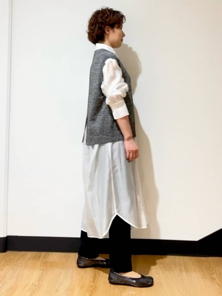 MAYUMIさんの「UNTITLED｜【重ね着レイヤードに】杢調ニットベスト」を使ったコーディネート