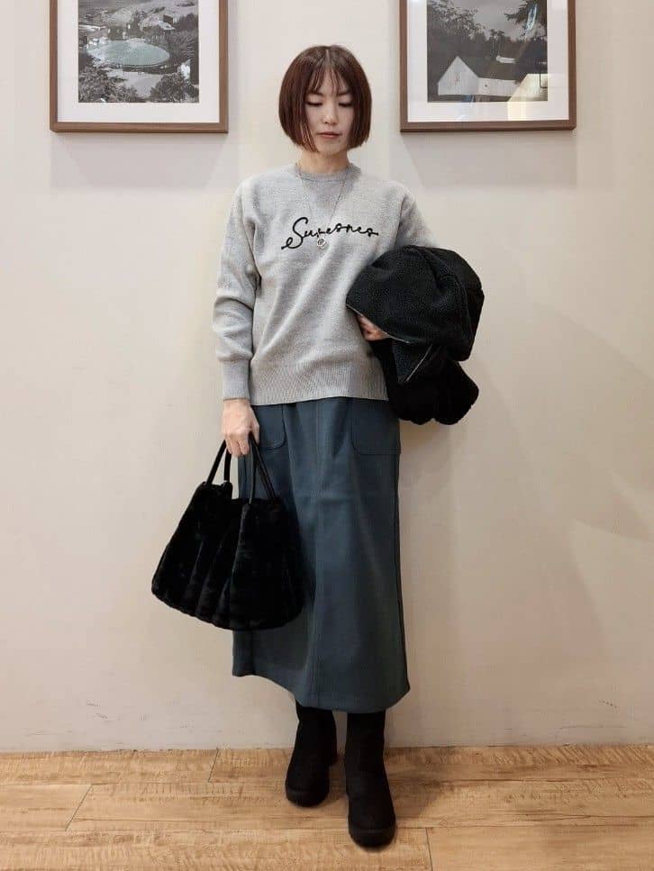 まあるさんの「SHOO･LA･RUE｜【S-LL】あったかすっきり 圧縮ニットナロースカート」を使ったコーディネート