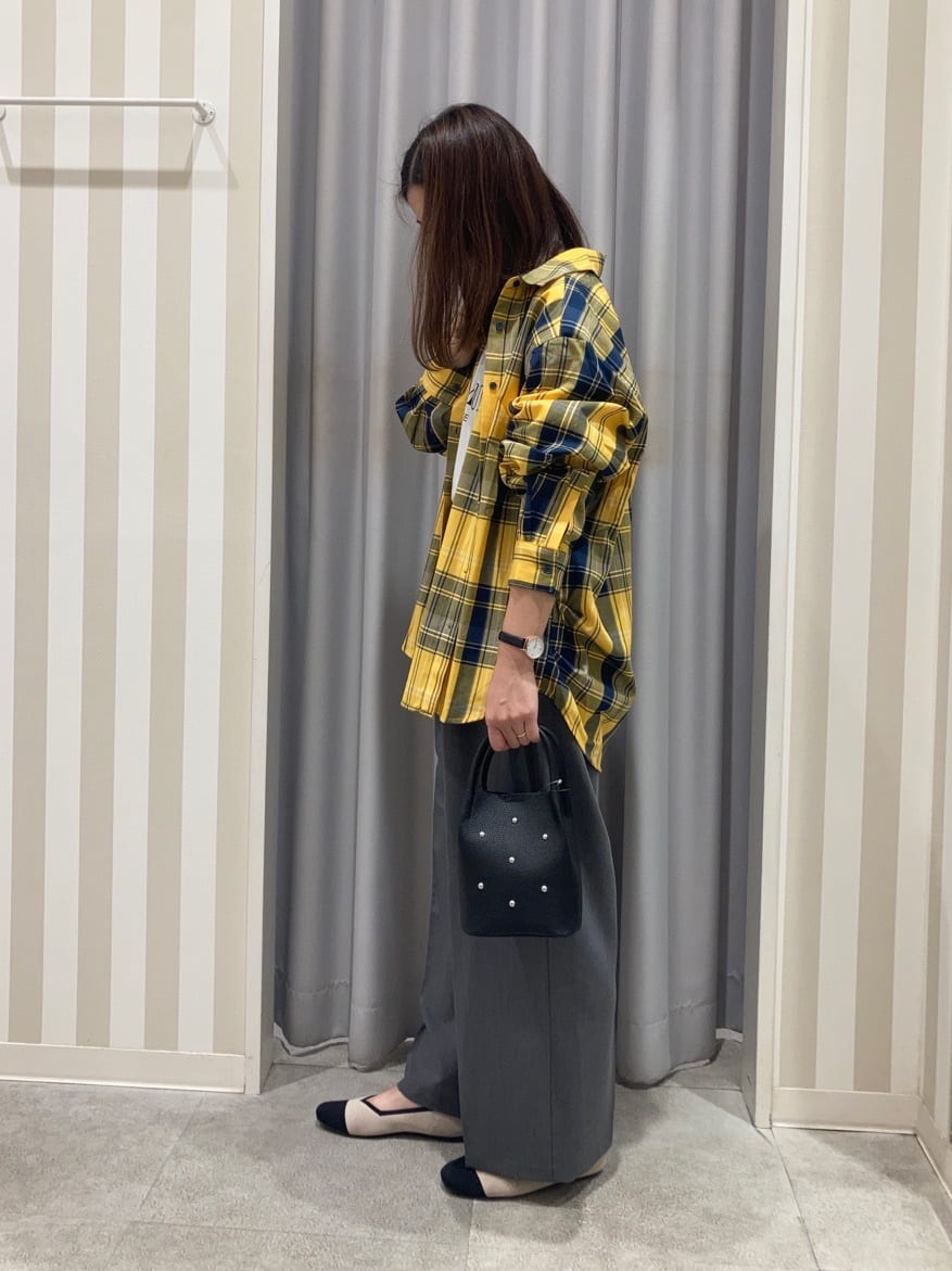 𝐂𝐡𝐢𝐢 &hearts;(ちー)さんの「SHOO･LA･RUE｜グラフィックアソート ベーシックロンT」を使ったコーディネート