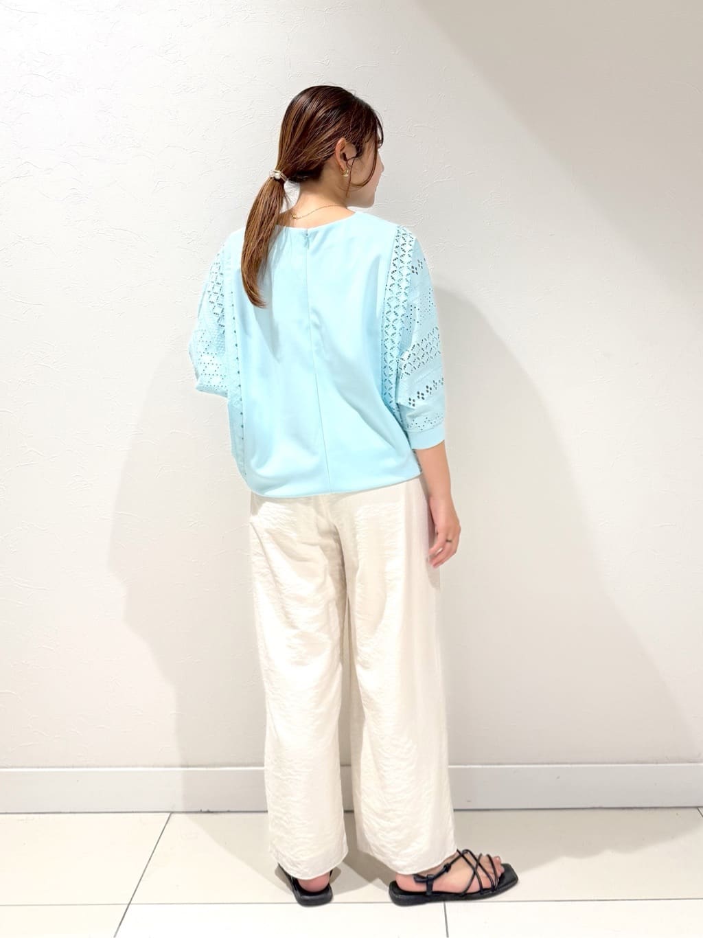 YUUKIさんの「INDIVI｜【洗える／UVケア／SETUP可能】ドロストワイドパンツ」を使ったコーディネート