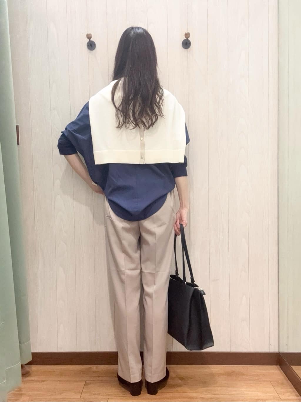 カンチャンさんの「SHOO･LA･RUE｜【洗える/S-LL】上品なラメ使い クルーネック ニットカーディガン」を使ったコーディネート