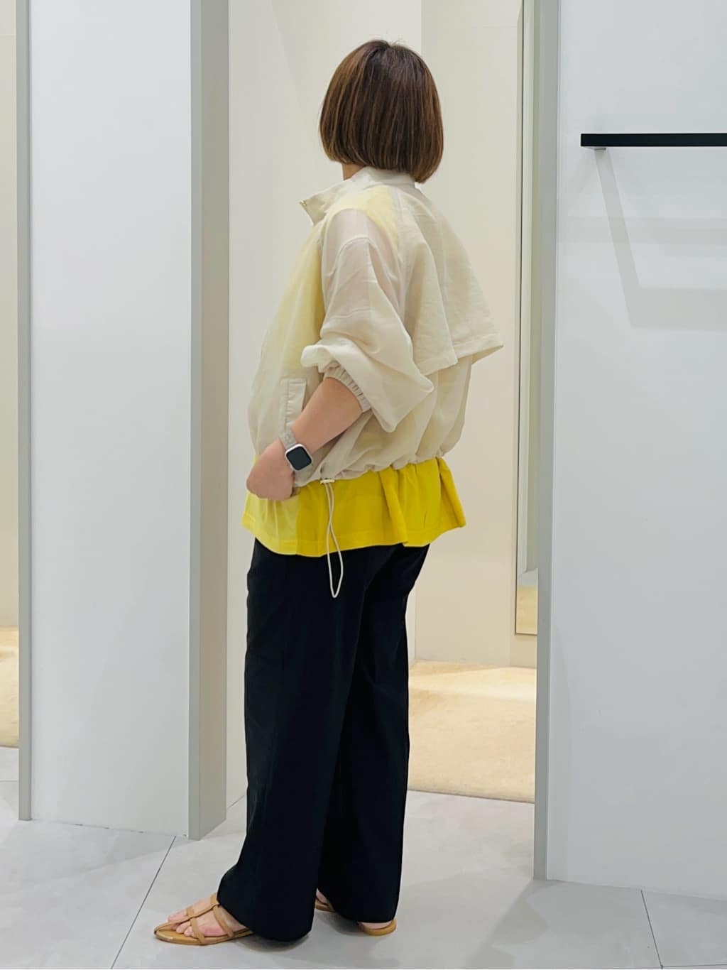 タナさんの「THE SHOP TK｜異素材切替フォトプリントTシャツ【洗える】」を使ったコーディネート