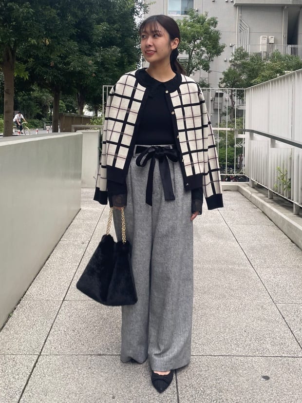 abeさんの「Couture brooch｜フェイクファーチェーンバッグ」を使ったコーディネート