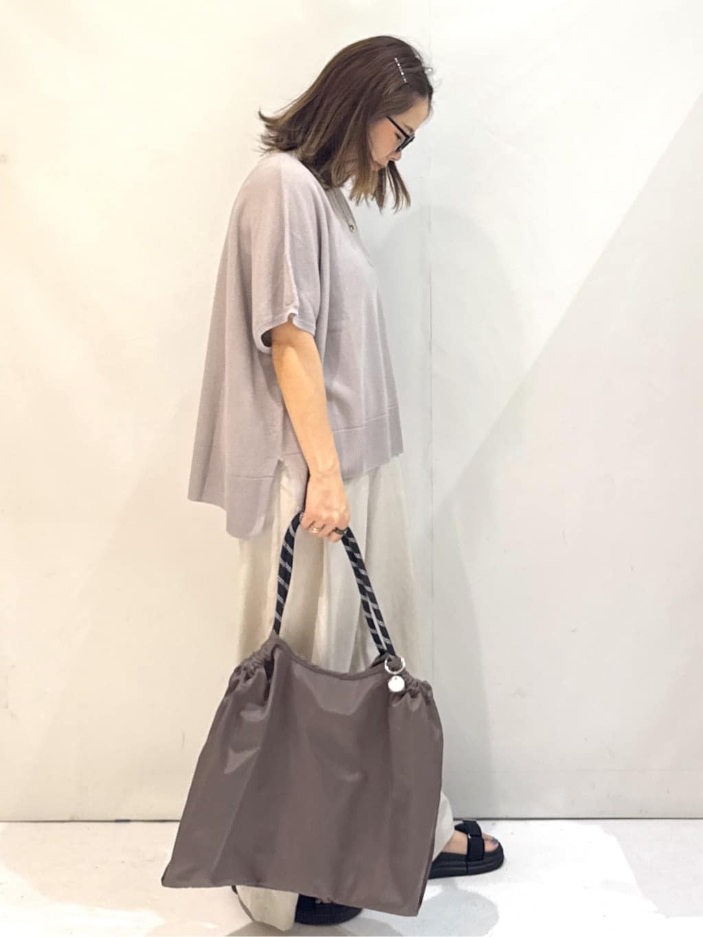 やすさんの「OPAQUE.CLIP｜《5色展開／S-LLサイズ》リラクシーメッシュニット【洗濯機洗い可】」を使ったコーディネート