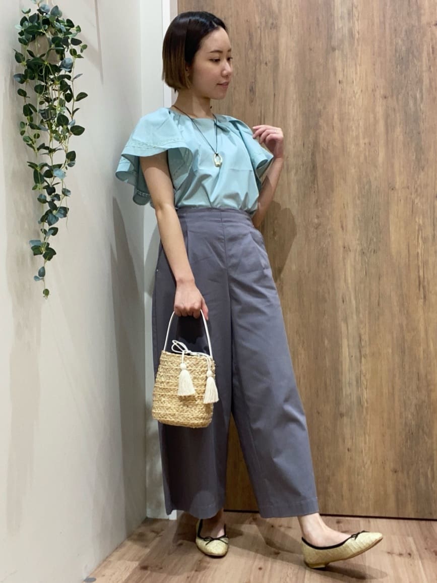 まなしぃさんの「grove｜サマーハイパーストレッチワイドパンツ」を使ったコーディネート