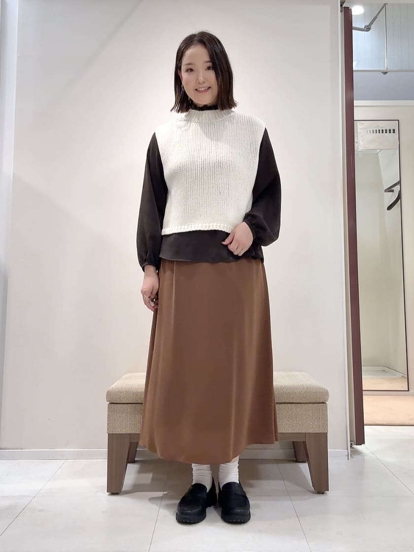 YUIさんの「UNTITLED｜【レイヤード/前ボタン】2WAYニットベスト」を使ったコーディネート