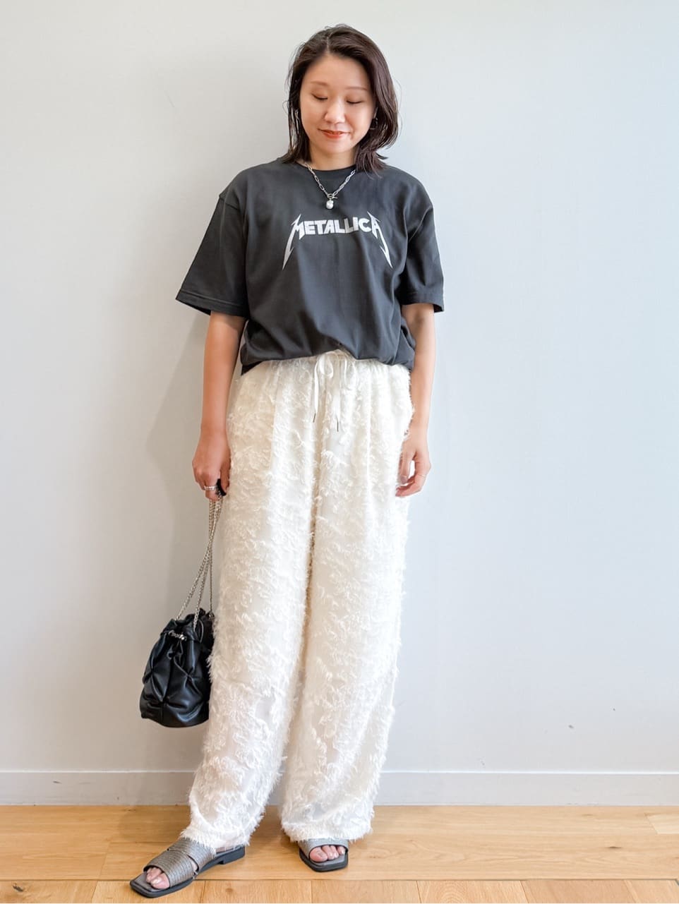 yuka.aさんの「OPAQUE.CLIP｜ロックTシャツ別注アソート【GREEN DAY／METALLICA／THE BEATLES】」を使ったコーディネート