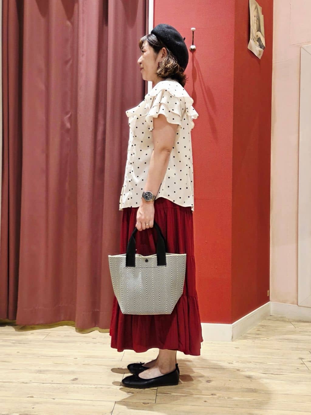 YUTAさんの「SHOO･LA･RUE｜【無地/ドット柄】お袖フリルが華やぐ きれいめブラウス」を使ったコーディネート