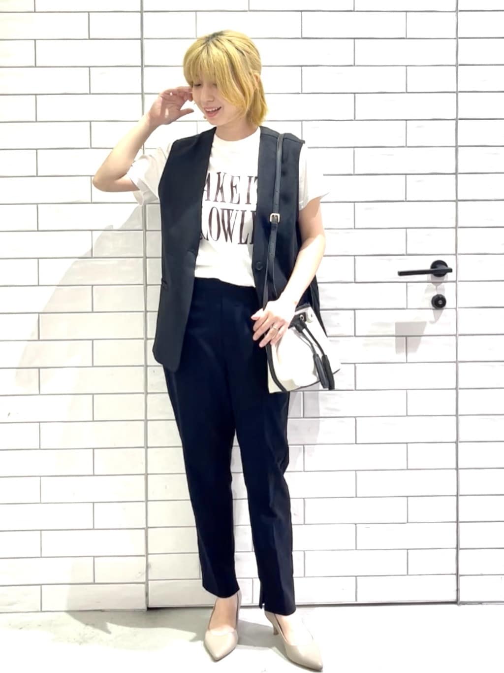 しおりさんの「OPAQUE.CLIP｜ロゴプリントTシャツ【洗濯機洗い可】」を使ったコーディネート
