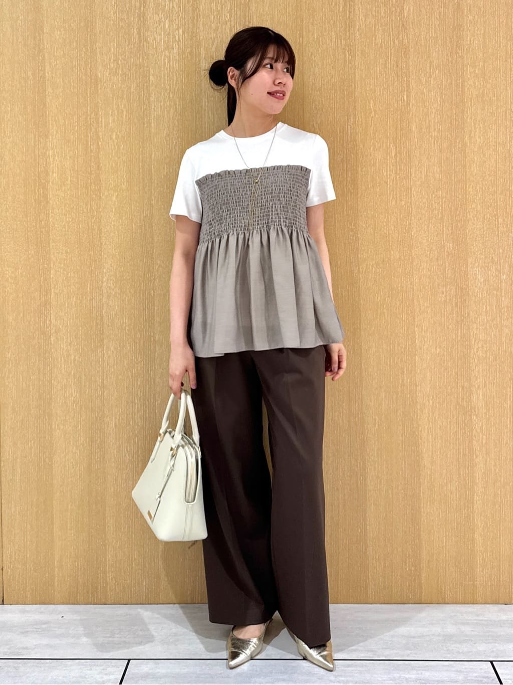 nanaさんの「UNTITLED｜【コットン100/洗える/Tシャツ】シャーリングドッキングペプラム」を使ったコーディネート