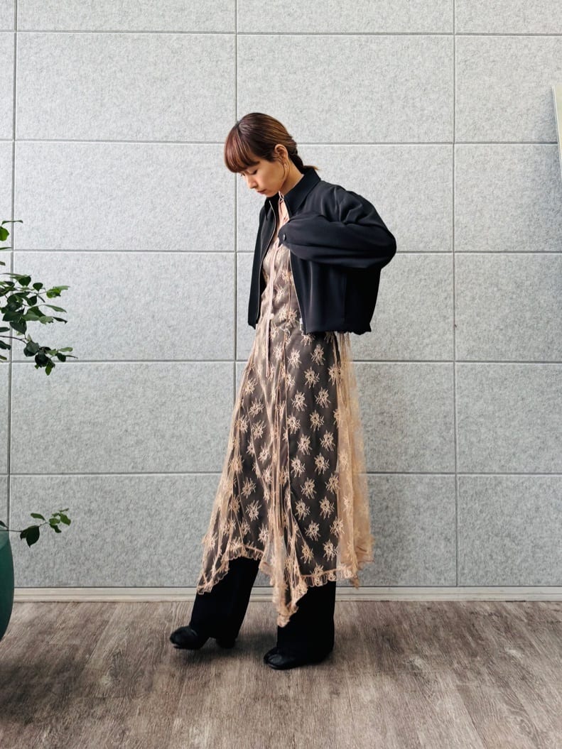 designer yukaさんの「CODE A｜sensual lace flow dress」を使ったコーディネート