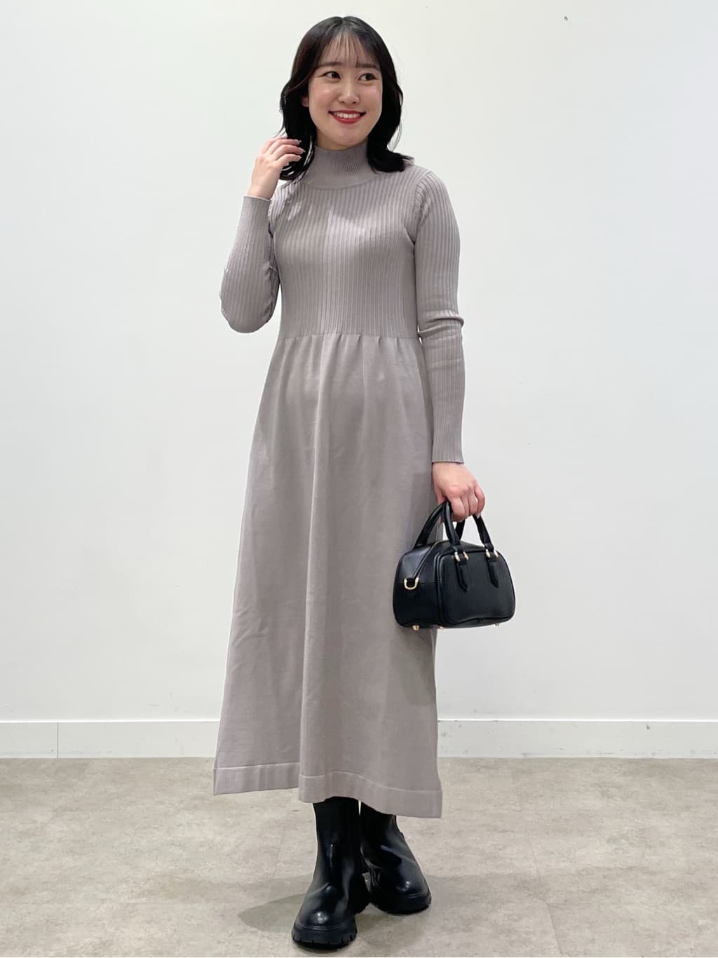 yukariさんの「Dessin｜【2点セット・洗える】シャギーベストニットワンピース」を使ったコーディネート