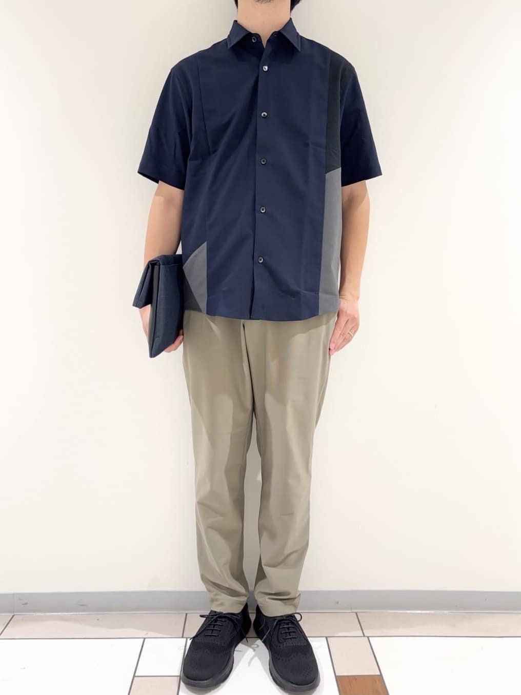 及川さんの「TAKEO KIKUCHI｜【COOL CITY WEAR】エアートール パンツ /接触冷感・通気性」を使ったコーディネート