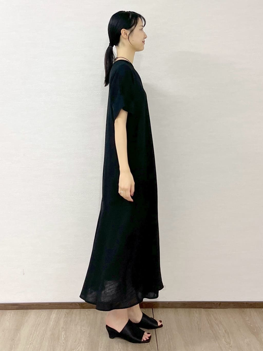 sachikoさんの「OPAQUE.CLIP｜レーヨン麻キーネックワンピース【洗える】」を使ったコーディネート