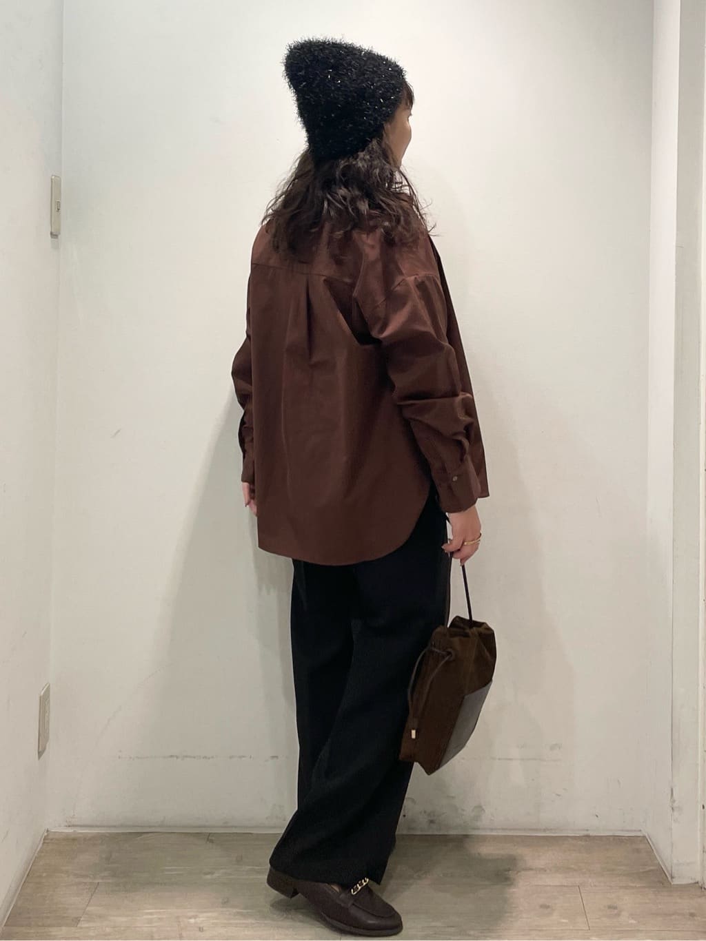 sumicaさんの「OPAQUE.CLIP｜ポケット刺繍レギュラーカラーシャツ【洗濯機OK】」を使ったコーディネート