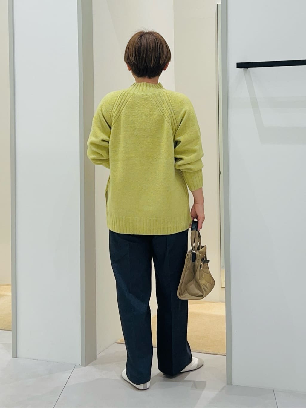 タナさんの「THE SHOP TK｜ふんわり柔らかきれい色 ウール混ハイネックニット」を使ったコーディネート
