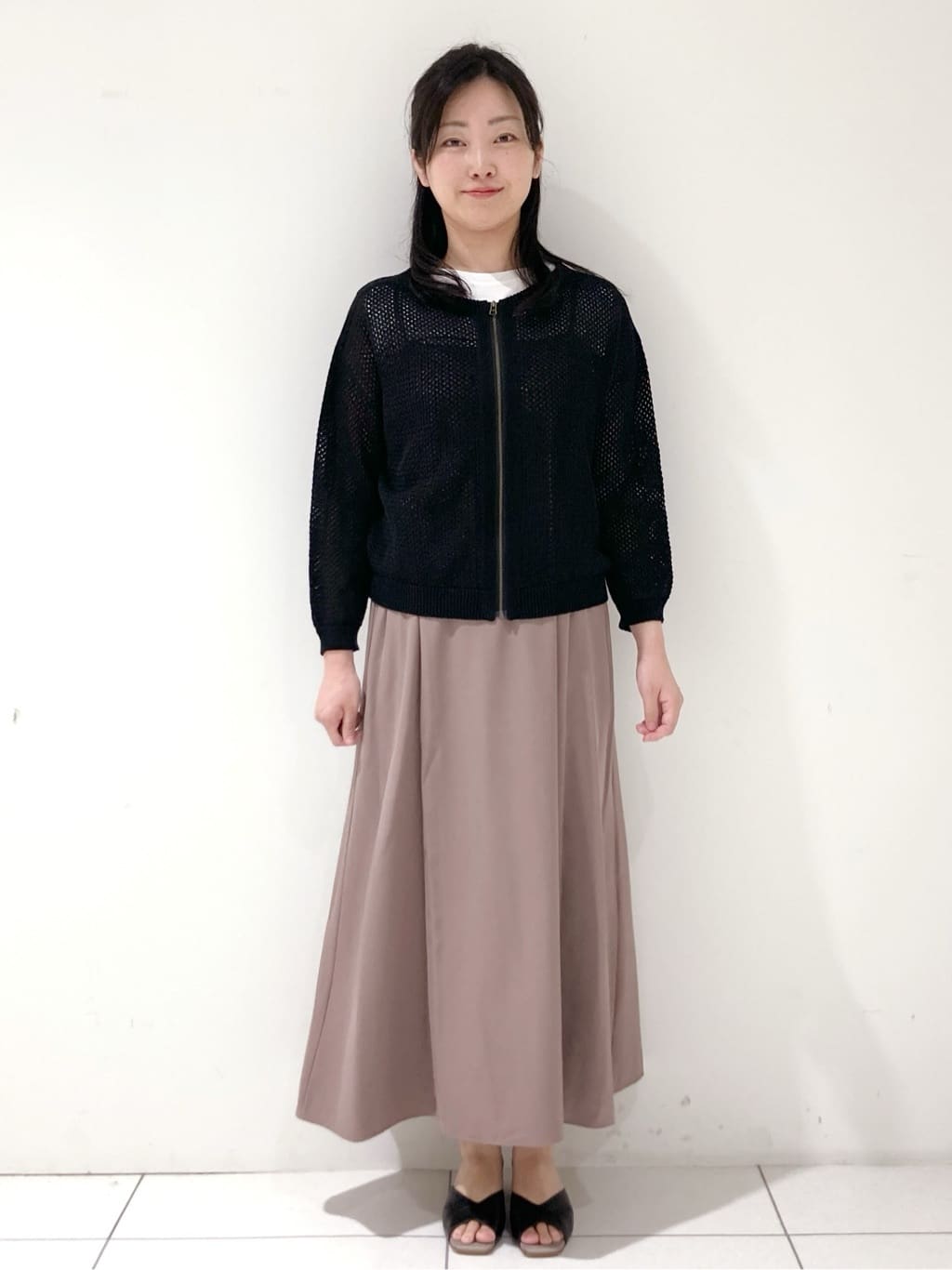 momokoさんの「INDIVI｜【UVケア】エアリージョーゼット キャミワンピース」を使ったコーディネート