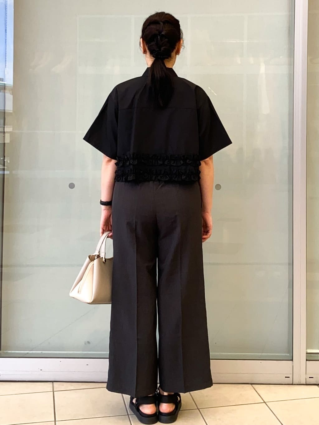 Jeanさんの「OPAQUE.CLIP｜裾フリルシャツ【洗濯機洗い可】」を使ったコーディネート
