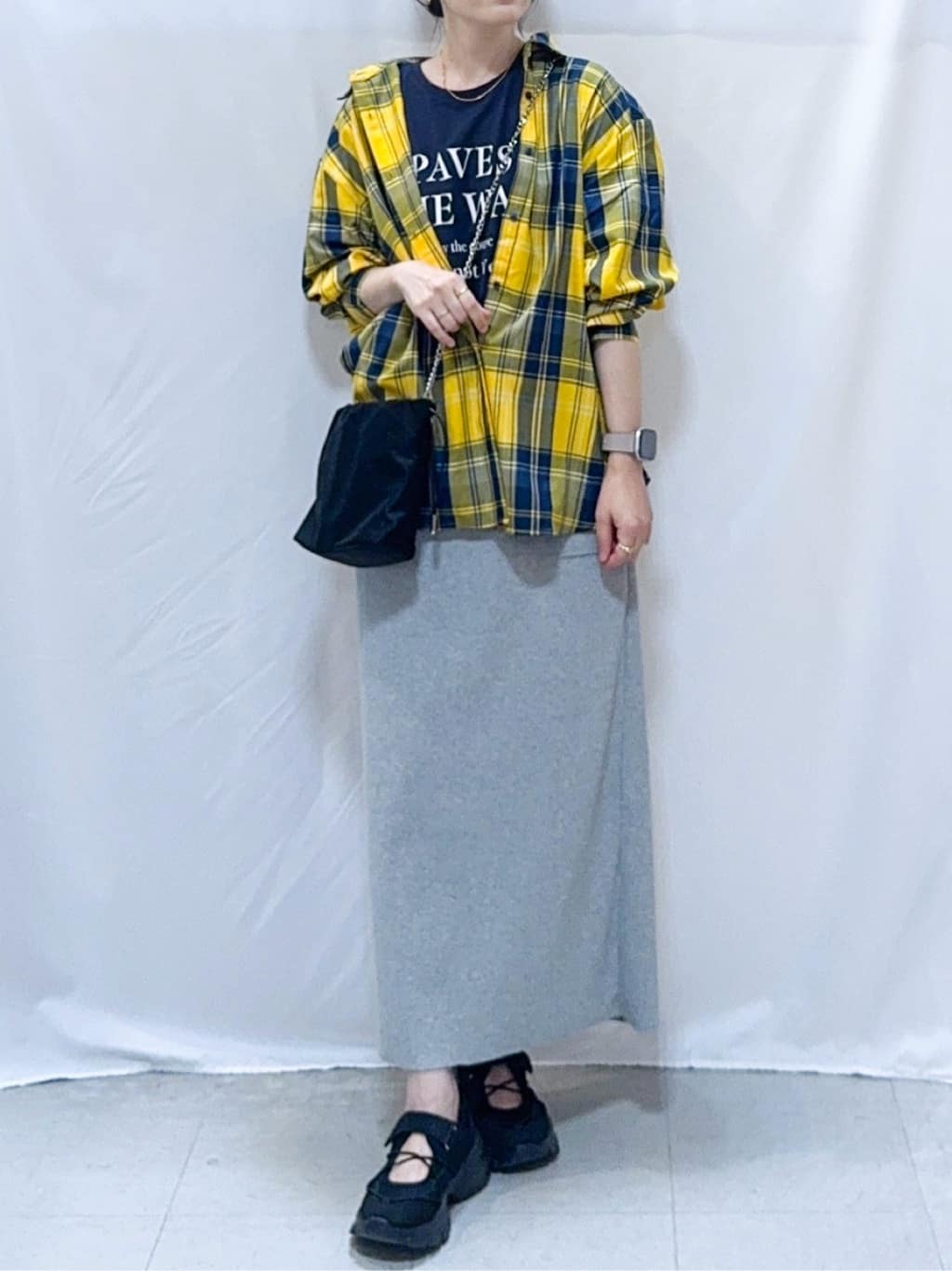 𝐇𝐢𝐫𝐨𝐦𝐢さんの「SHOO･LA･RUE｜【洗濯機可/S-LL】程よい抜け感 大人のチェックシャツ」を使ったコーディネート