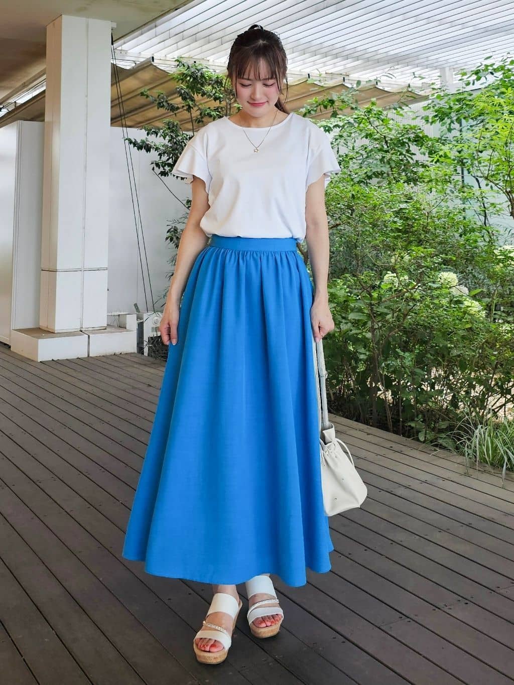ゆゆさんの「SHOO･LA･RUE｜【汗ジミ防止/ひんやり/UV】フリルスリーブTシャツ」を使ったコーディネート
