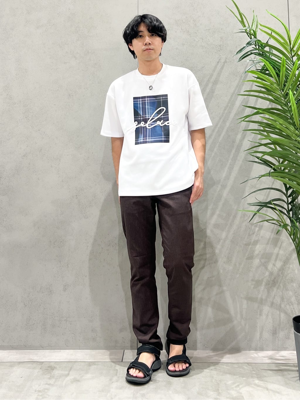 SHI-MAさんの「THE SHOP TK｜コード刺繍フォトプリント半袖Tシャツ 【洗濯機OK】」を使ったコーディネート