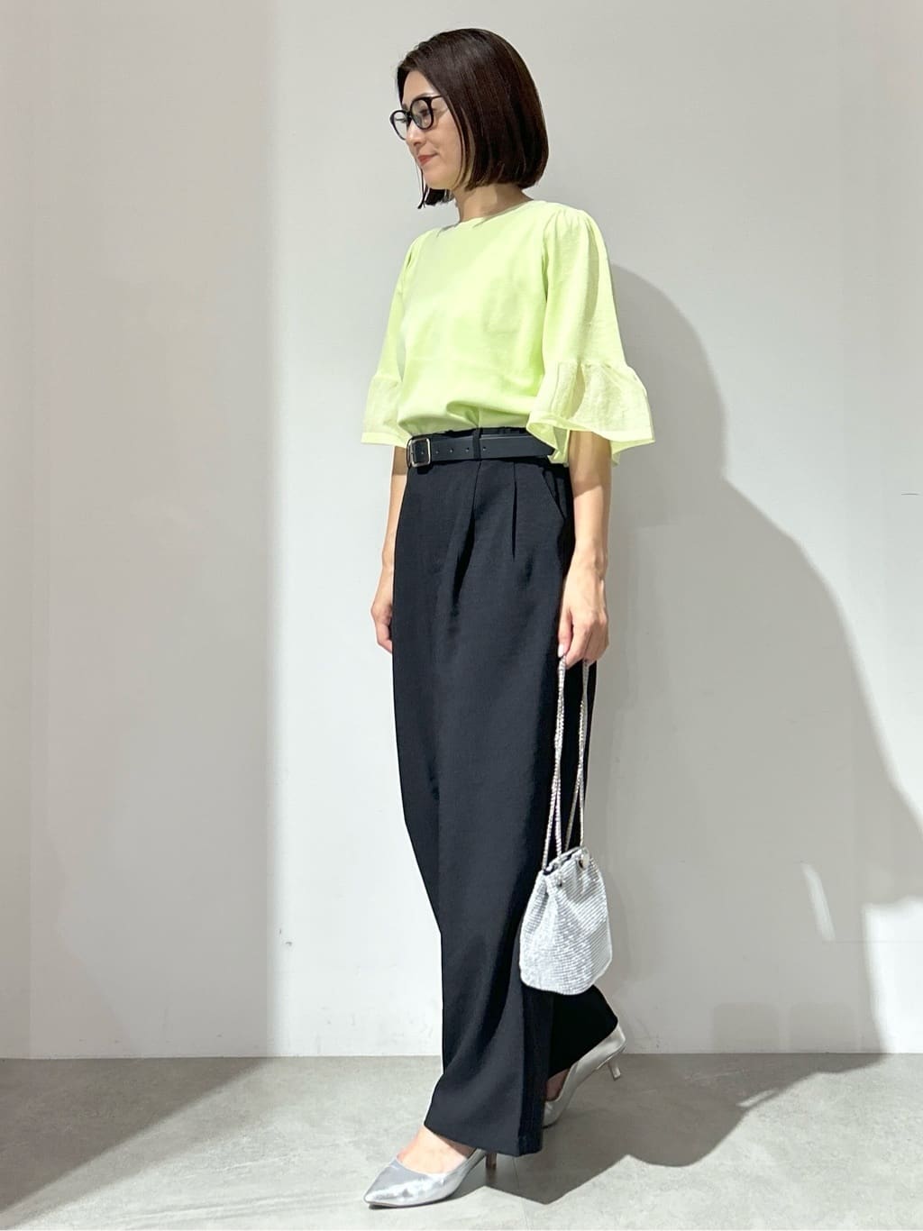 NAKAさんの「OPAQUE.CLIP｜リネンライクタックワイドパンツ【洗濯機洗い可】」を使ったコーディネート