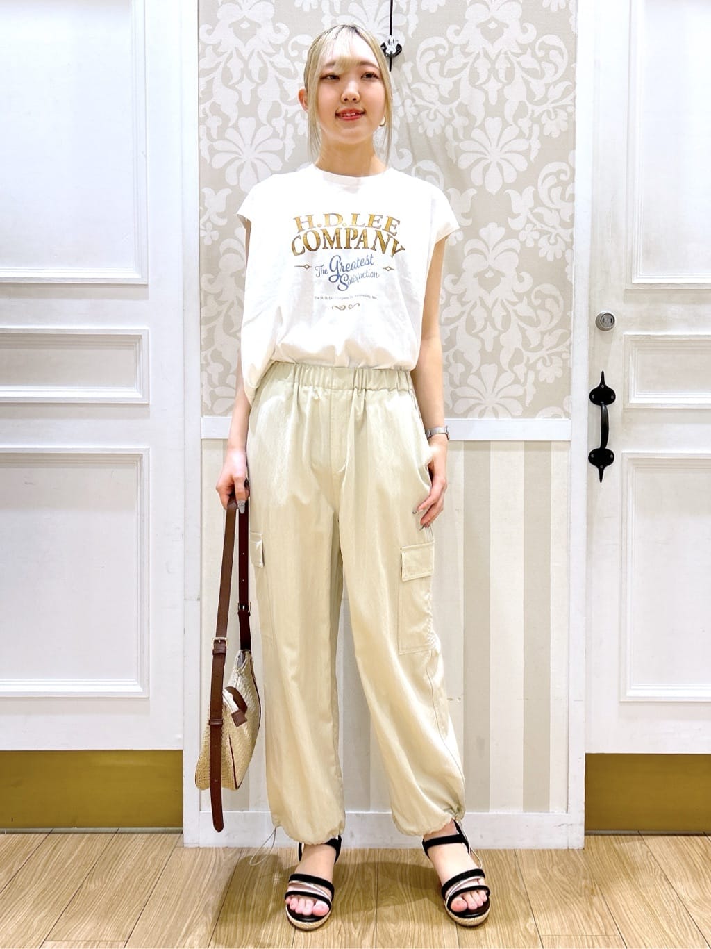 望 愛さんの「grove｜【Lee&times;grove別注】PRINT　SLEEVELESS T-SHIRTS」を使ったコーディネート