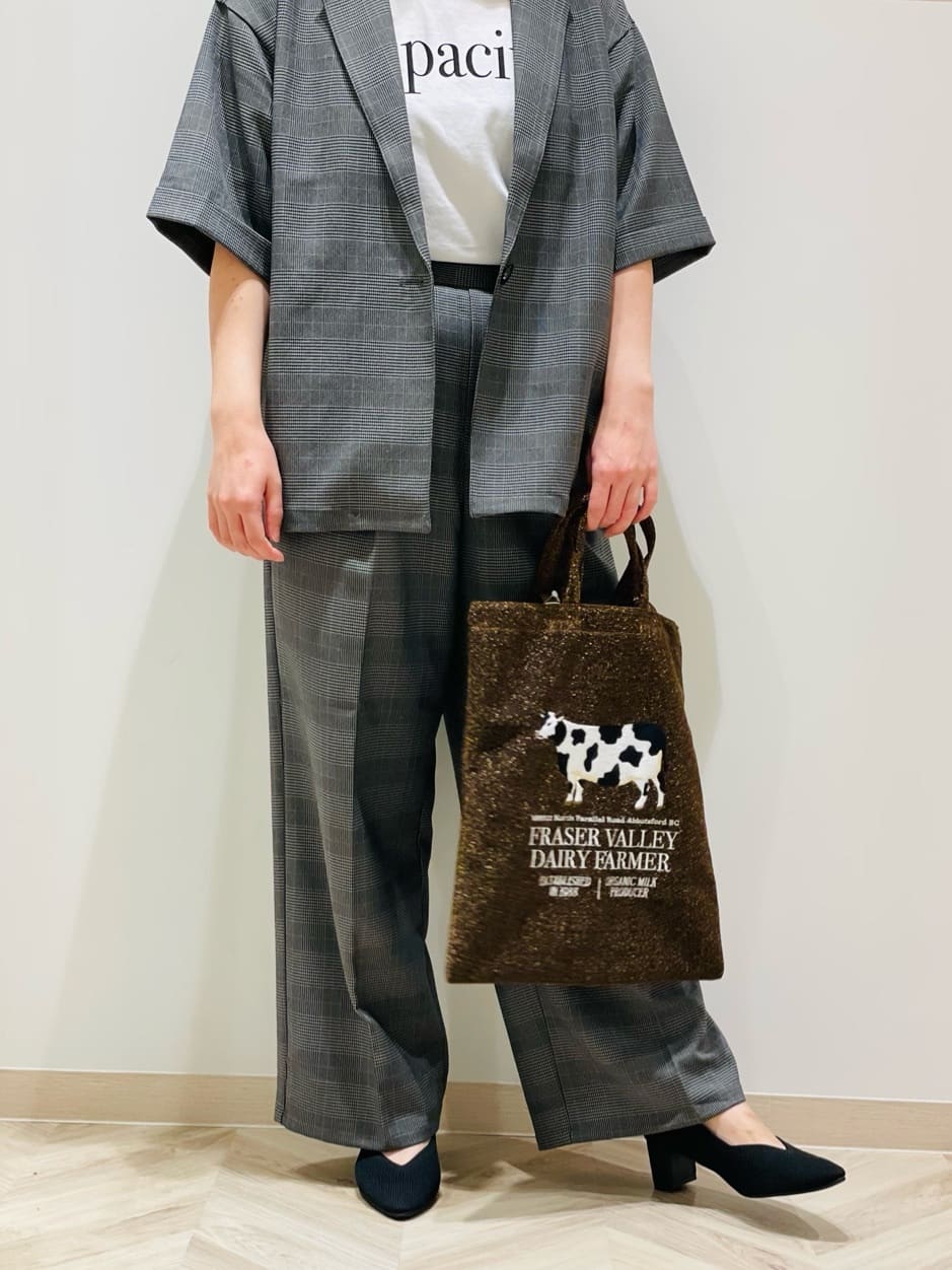 c_h_i_k_aさんの「SHOO･LA･RUE｜【セットアップ可/洗濯後しわになりにくい】5分袖テーラードジャケット」を使ったコーディネート