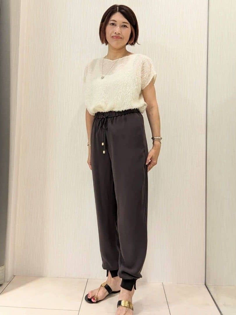 u-macoさんの「UNTITLED｜【セットアップ可/洗える】フェザーフレンチスリーブブラウス」を使ったコーディネート