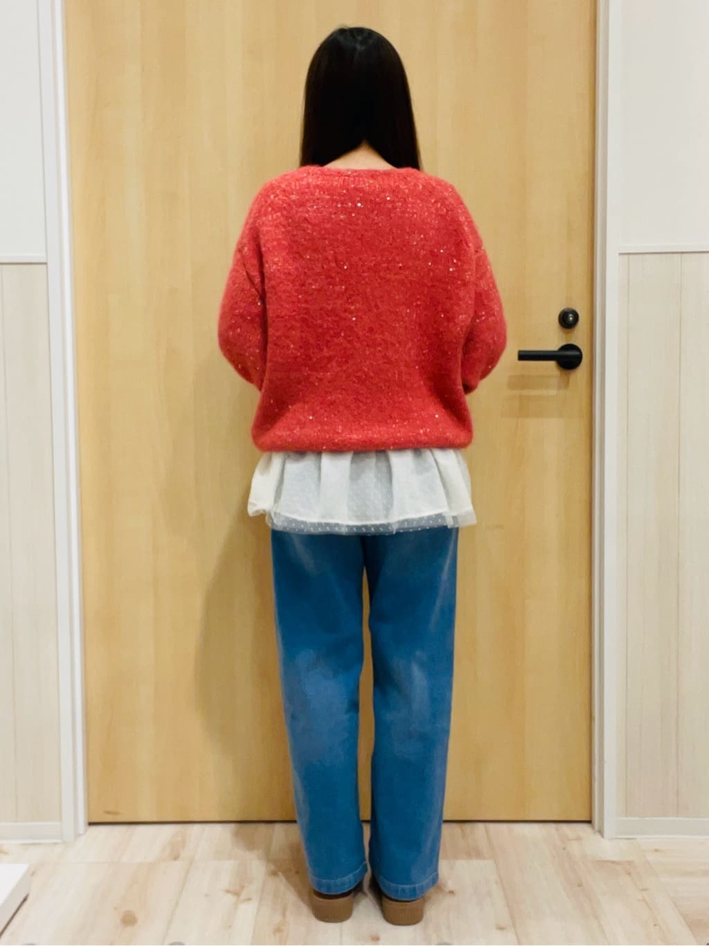 minamiさんの「SHOO･LA･RUE｜【洗濯機可/S-LL】上品にキラリと華やぐ スパンコールニット」を使ったコーディネート