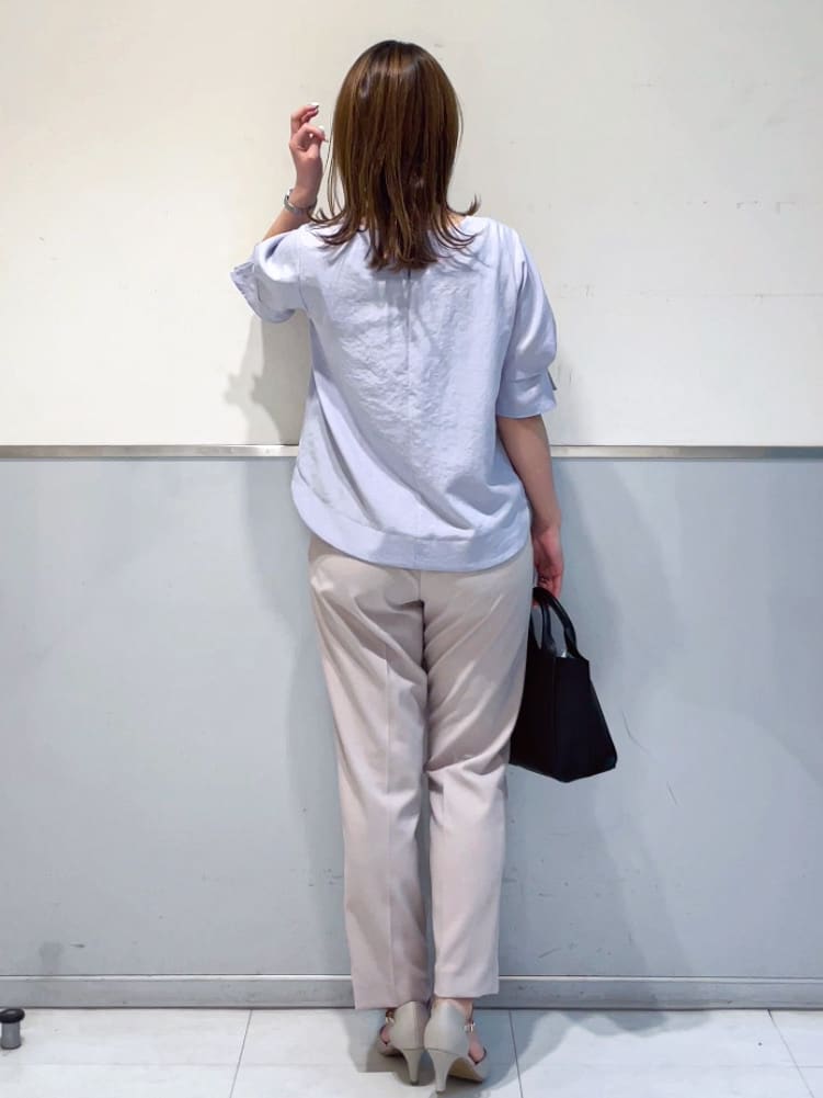 ミーさんの「index｜《8色展開／XS-LLサイズ》タックパフスリーブブラウス【洗濯機洗い可／吸水速乾／防シワ／抗ピル】」を使ったコーディネート