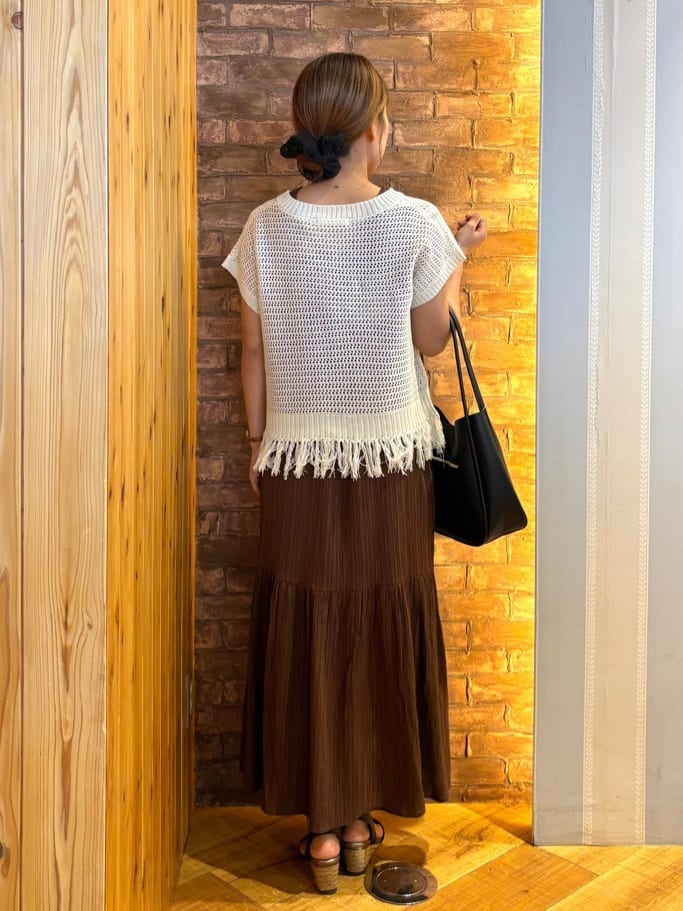 mieさんの「SHOO･LA･RUE｜【S-LL】裾フリンジマクラメVネックニット」を使ったコーディネート