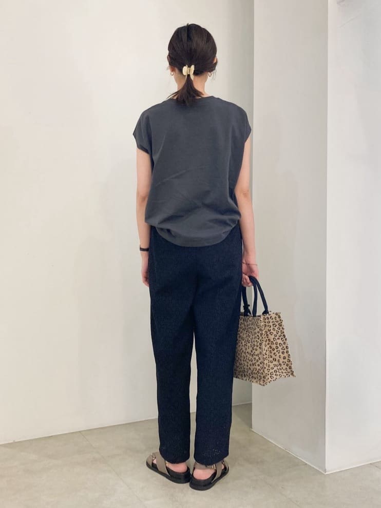 kanakoさんの「grove｜【Lee&times;grove別注】PRINT　SLEEVELESS T-SHIRTS」を使ったコーディネート